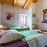 Beautiful Loreta With Private Pool Near Pula And Rovinj *