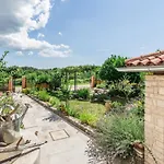 Villa Beautiful Loreta With Private Pool Near Pula And Rovinj *