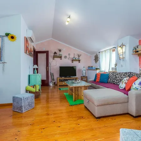Beautiful Loreta With Private Pool Near Pula And Rovinj Villa Cabrunici
