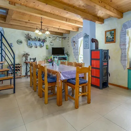 Villa Beautiful Loreta With Private Pool Near Pula And Rovinj