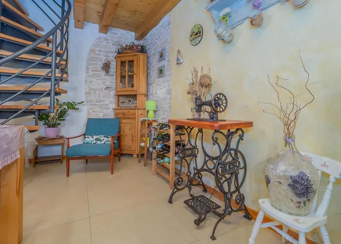 Beautiful Loreta With Private Pool Near Pula And Rovinj Βίλα Cabrunici