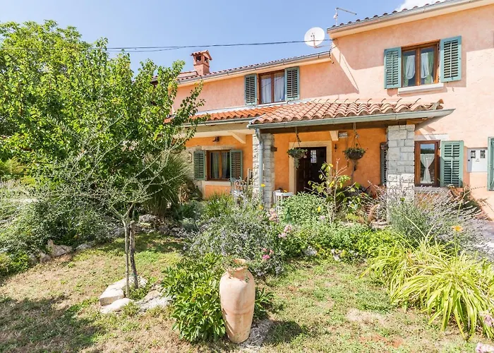 Βίλα Beautiful Loreta With Private Pool Near Pula And Rovinj *