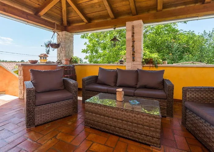 Βίλα Beautiful Loreta With Private Pool Near Pula And Rovinj *