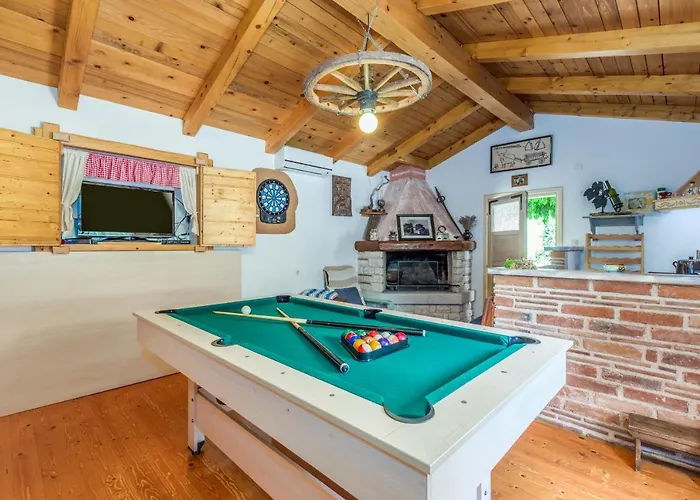 Beautiful Loreta With Private Pool Near Pula And Rovinj Vila Cabrunici