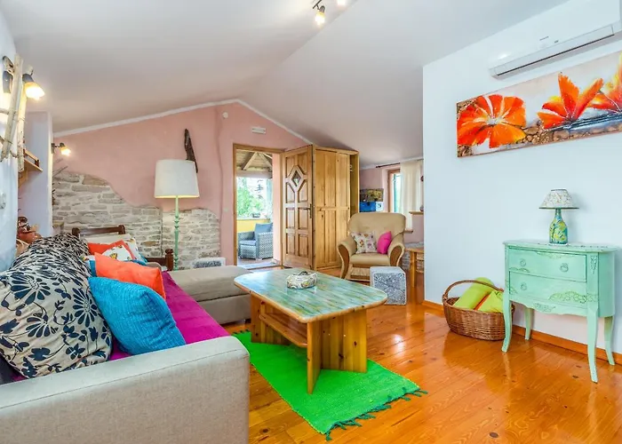 Beautiful Loreta With Private Pool Near Pula And Rovinj Βίλα Cabrunici