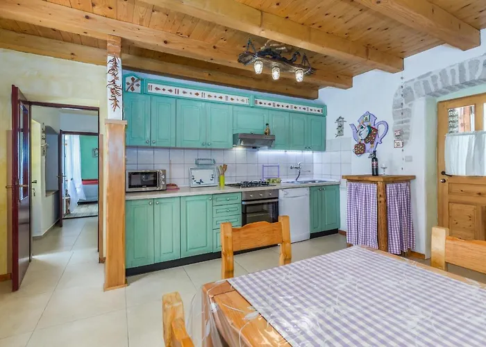 Beautiful Loreta With Private Pool Near Pula And Rovinj *