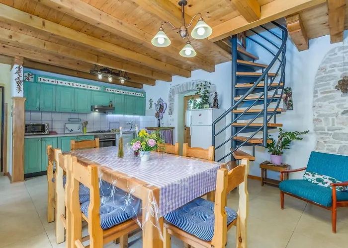 Beautiful Loreta With Private Pool Near Pula And Rovinj Βίλα