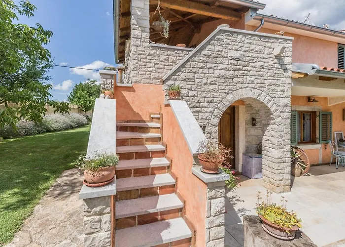 Beautiful Loreta With Private Pool Near Pula And Rovinj Βίλα *