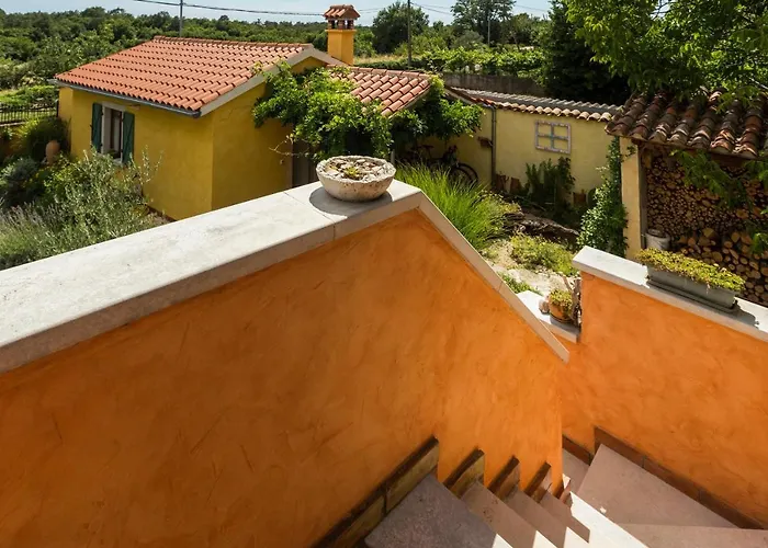 Beautiful Loreta With Private Pool Near Pula And Rovinj Βίλα Cabrunici
