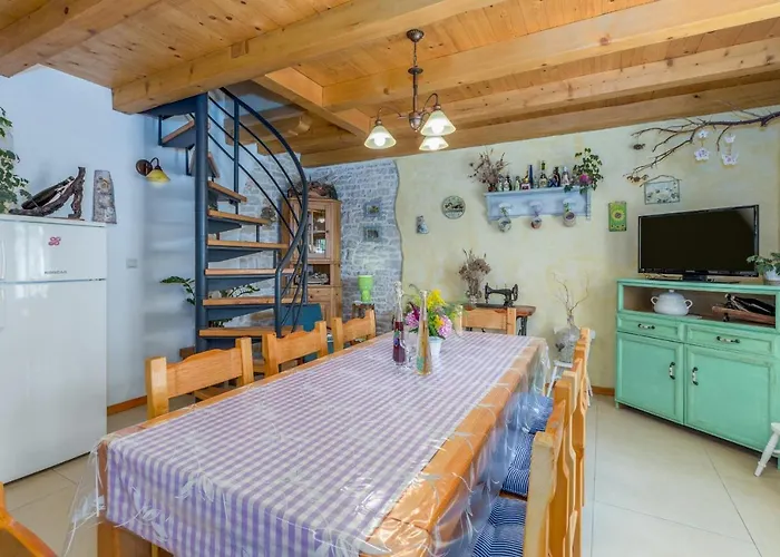 Βίλα Beautiful Loreta With Private Pool Near Pula And Rovinj *