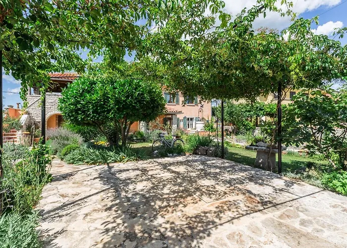 Βίλα Beautiful Loreta With Private Pool Near Pula And Rovinj Cabrunici