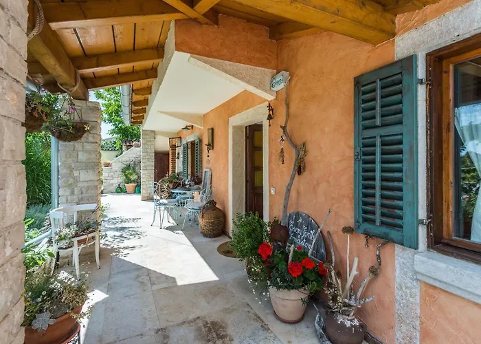 Βίλα Beautiful Loreta With Private Pool Near Pula And Rovinj *