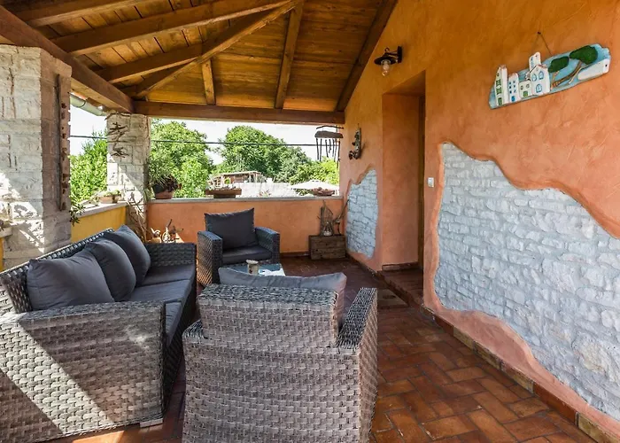 Βίλα Beautiful Loreta With Private Pool Near Pula And Rovinj