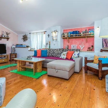 Villa Beautiful Loreta With Private Pool Near Pula&rovinj *