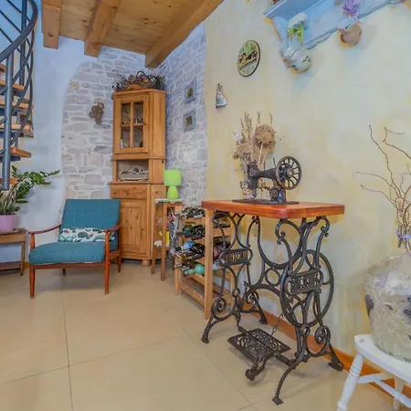 Beautiful Loreta With Private Pool Near Pula And Rovinj Villa Cabrunici