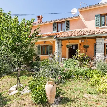 Villa Beautiful Loreta With Private Pool Near Pula And Rovinj *