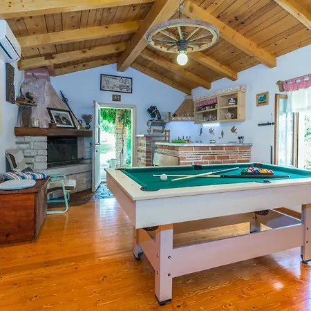 Beautiful Loreta With Private Pool Near Pula&rovinj * Cabrunici