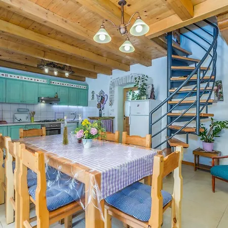 Beautiful Loreta With Private Pool Near Pula&rovinj Villa