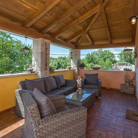 Beautiful Loreta With Private Pool Near Pula&rovinj Villa *