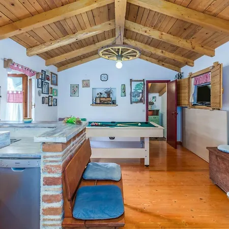 Beautiful Loreta With Private Pool Near Pula And Rovinj Cabrunici
