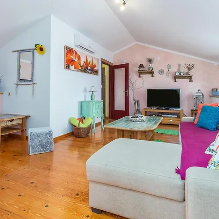 Beautiful Loreta With Private Pool Near Pula And Rovinj Villa Cabrunici