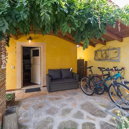 Beautiful Loreta With Private Pool Near Pula And Rovinj *