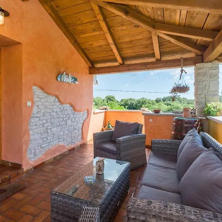 Villa Beautiful Loreta With Private Pool Near Pula And Rovinj *